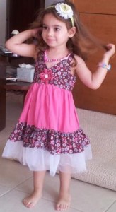 שמלת קולר בשכבות לילדה, תפורה מתוך בלוג תפירה של אילנה הראל